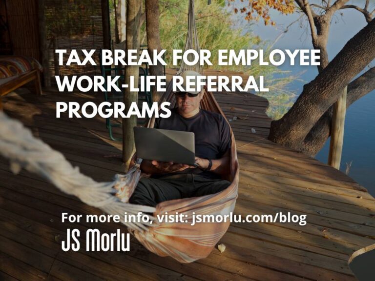 Man relaxing in a hammock while working on a laptop - Work-life